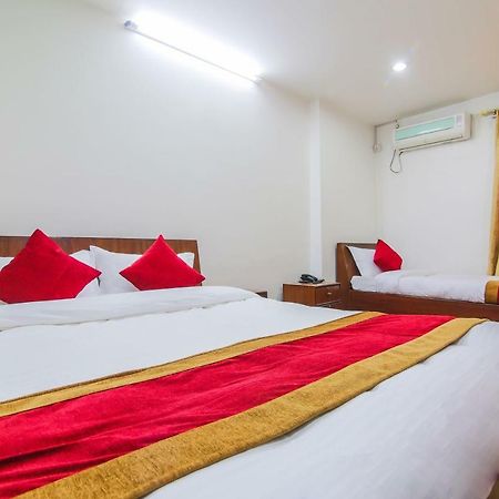 Oyo 358 Hotel Rose Star カトマンズ エクステリア 写真