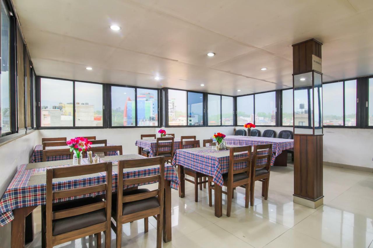 Oyo 358 Hotel Rose Star カトマンズ エクステリア 写真